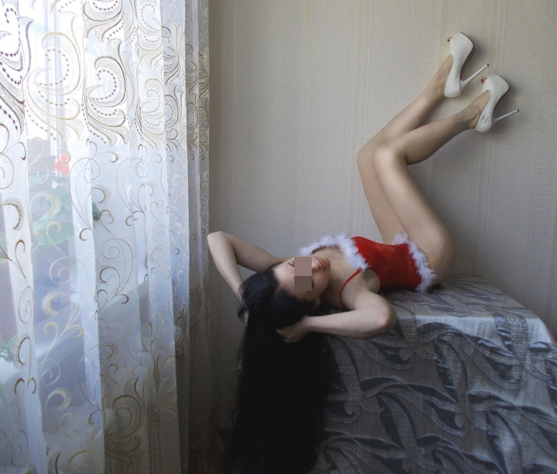 Чувственная и страстная леди приглашает встретиться для наслаждения и релаксации. Мои нежные руки и горячее тело подарят тебе море эмоций. Жду звонка! 21356, 24 года